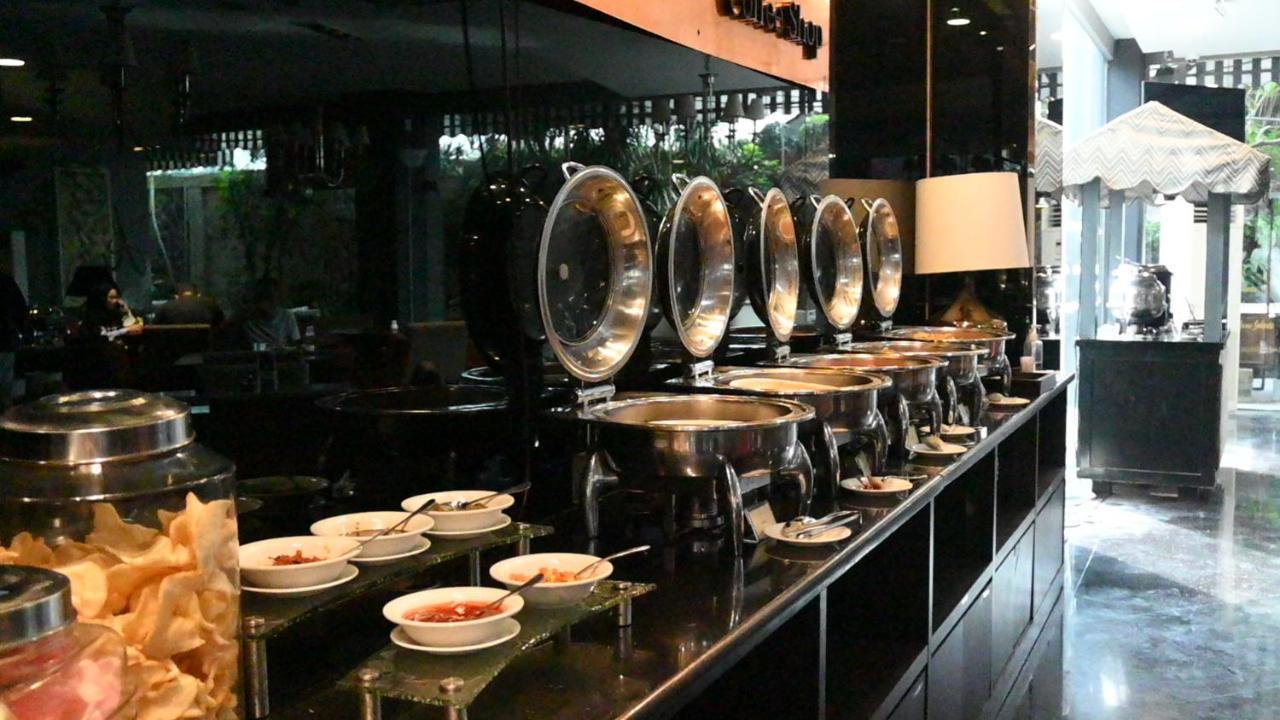 Amaroossa Cosmo Jakarta Buitenkant foto