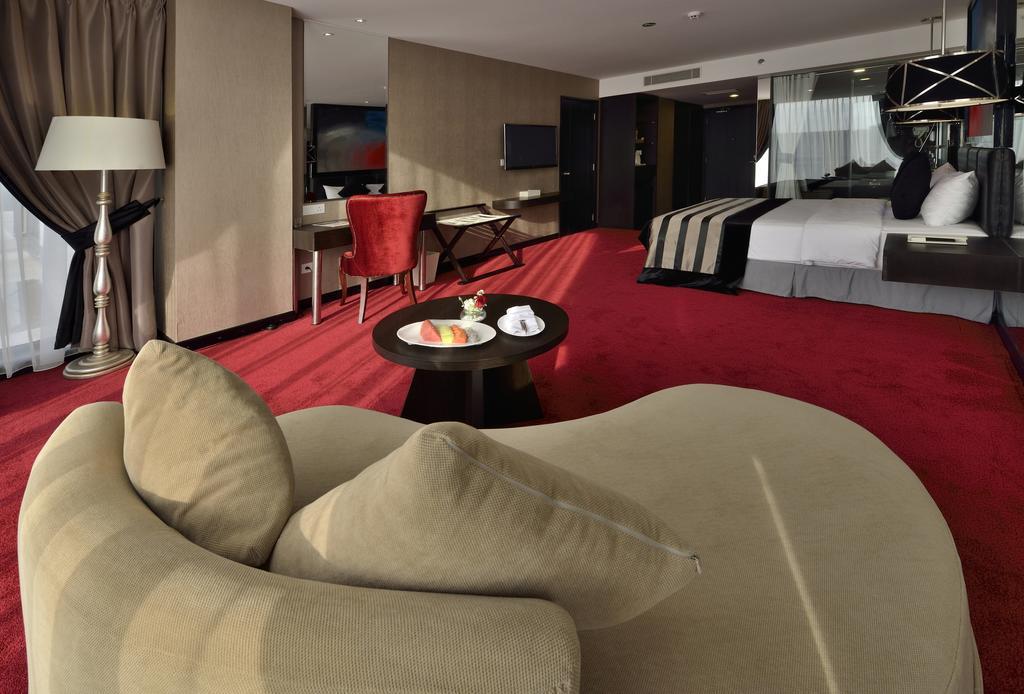 Amaroossa Cosmo Jakarta Buitenkant foto