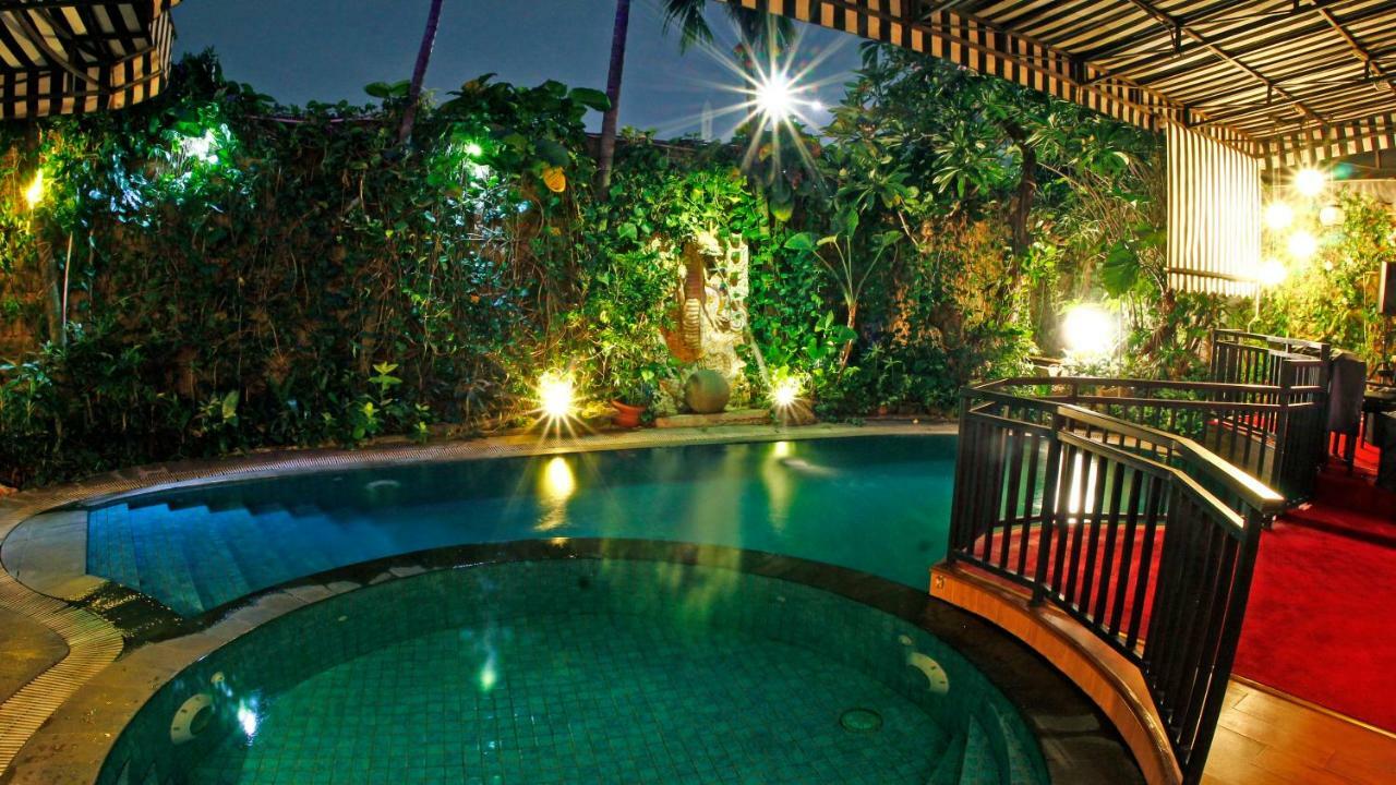 Amaroossa Cosmo Jakarta Buitenkant foto